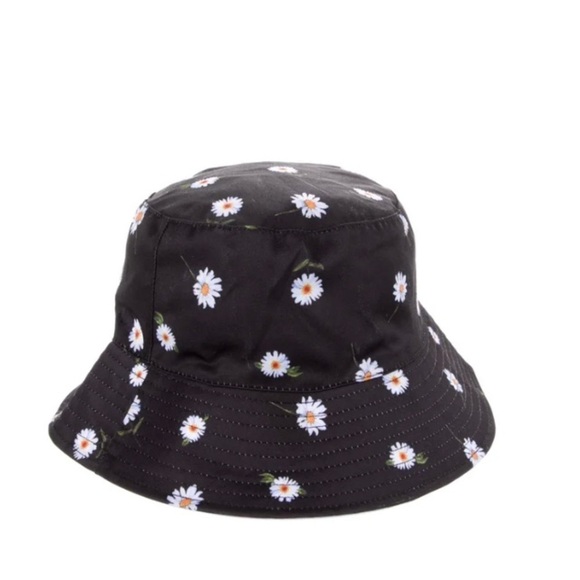 Alice + Olivia Accessories - ALICE + OLIVIA Reversible Pattern Printed Bucket Hat